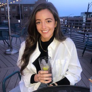 Meet your Posher, Alexis